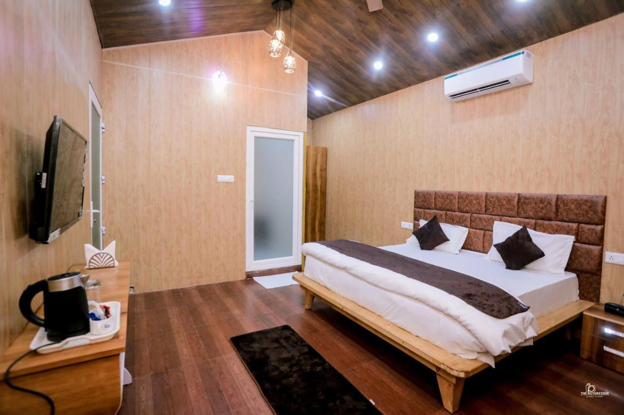 לנסדאון Suryoday Resort מראה חיצוני תמונה