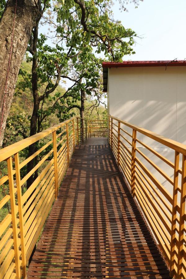 לנסדאון Suryoday Resort מראה חיצוני תמונה
